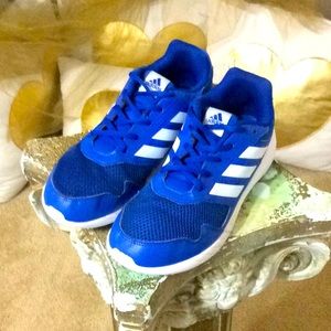 Adidas...accepting offers..HP🕺🏻🤑❤️⭐️⭐️🌟💯🌟😍